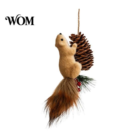 Lanyard Design Hanging Squirrels Christmas Squirrel Ornaments for Tree, Cute Felt Plush Woodland with Pine Handmade Style Holiday Cone, Forest Animal