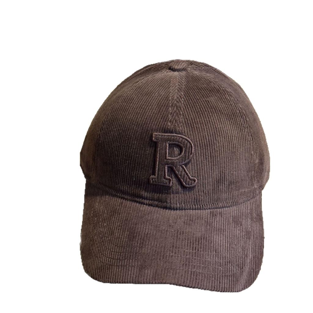 Осенне-зимняя бейсболка в корейском стиле из вельвета с буквой R для женщин, модная и универсальная, подчеркивающая маленькое лицо, кепка с козырьком для мужчин