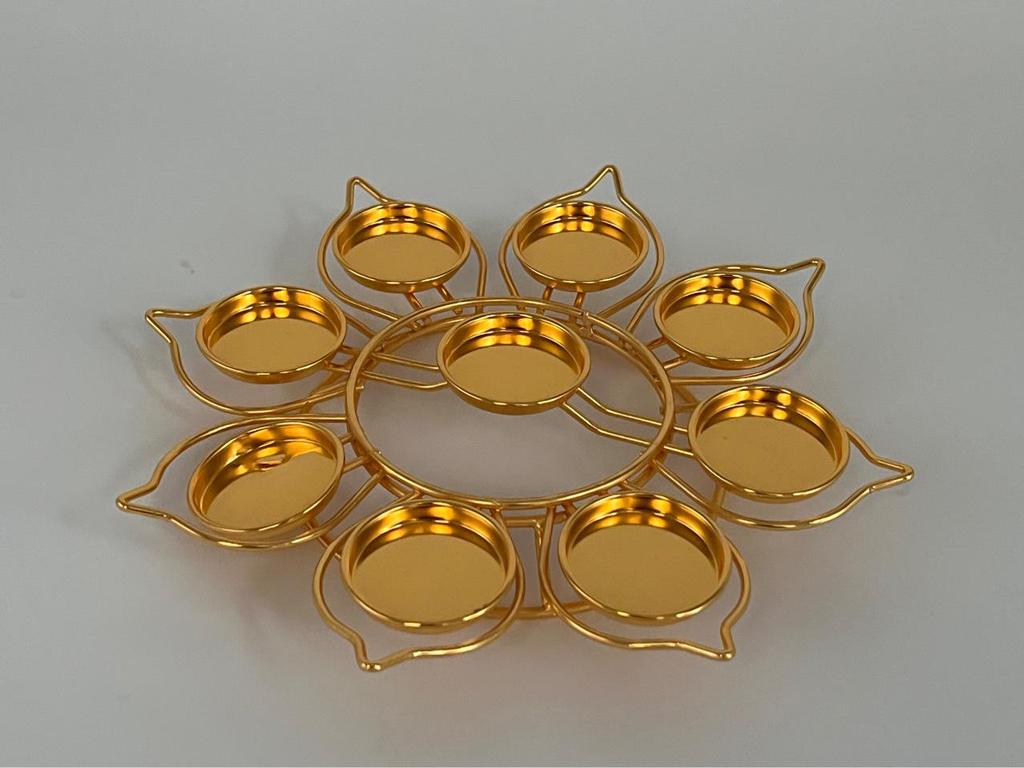 Однослойный подсвечник-канделябр 'Девять звезд лотоса' из сплава для масла гхи - Подставка для чайной свечи на девять чаш.