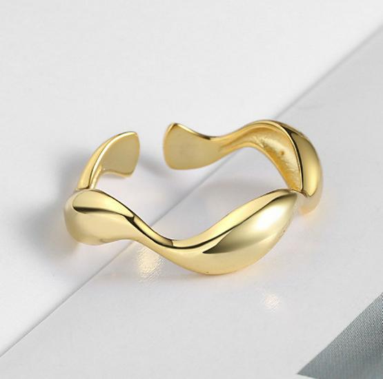 Korean-Style Open Pearl Ring: Retro, Light Luxury Design