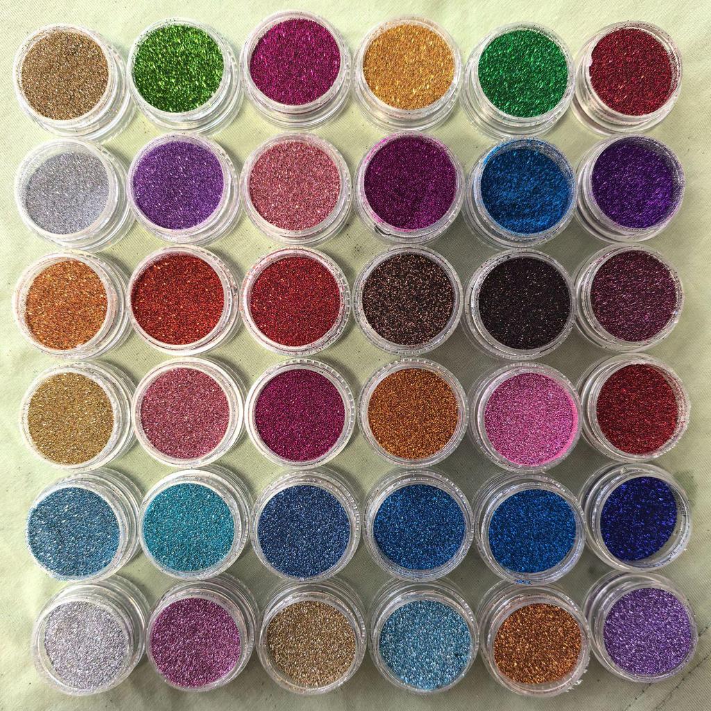 Набор из шести предметов с блестками для нейл-арта 2025: Золотой глиттер, пайетки, стразы и флэш-гель-лак