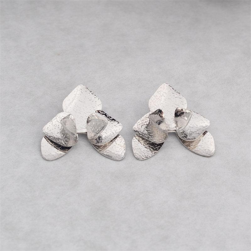 Трехслойные серьги-пусеты в виде цветка-треугольника для женщин, складной цветочный дизайн, золотистый цвет, серебристый цвет, лепестки, металл, геометрические женские серьги