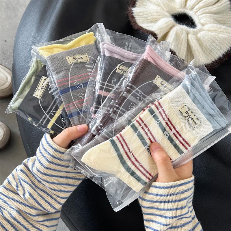 Женские осенние полосатые носки с контрастными цветами, с буквенной нашивкой, с декоративной строчкой, имитация двухслойных гольфов