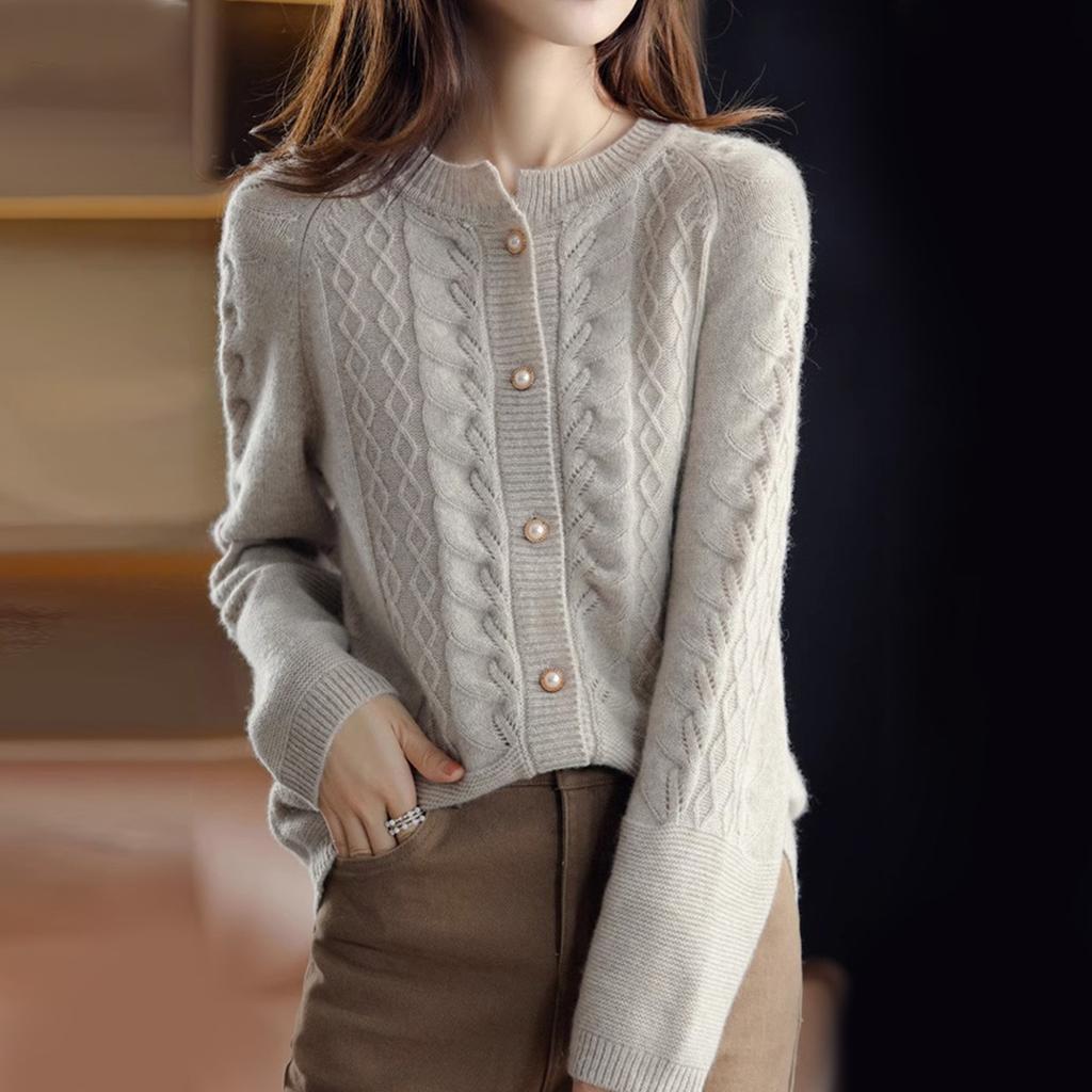 Женский свитер-пуловер с длинными рукавами и круглой горловиной, облегающий по фигуре