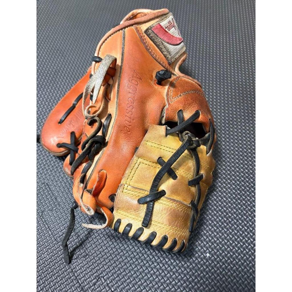 Б/у жесткая перчатка Kubota Slugger