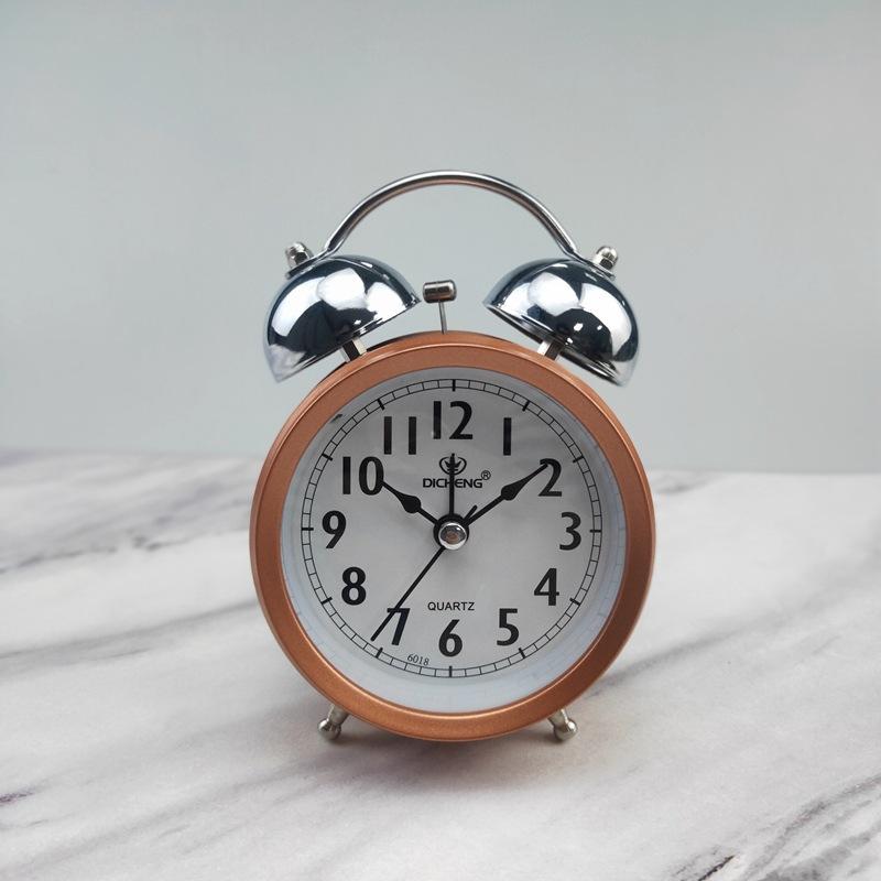 Металлический Звонкий Цифровой Будильник Высокая Громкость Бесшумные Часы У Изголовья Кровати Студенческий Подъем и Расписание Маленький Будильник