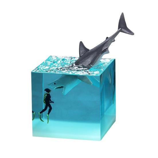 Sea Animal Cube Figurine Glow-in-the-dark Whale Shark Resin Statue Sculpture Home Office Desktop Bookshelf Decoration Ornament Festival