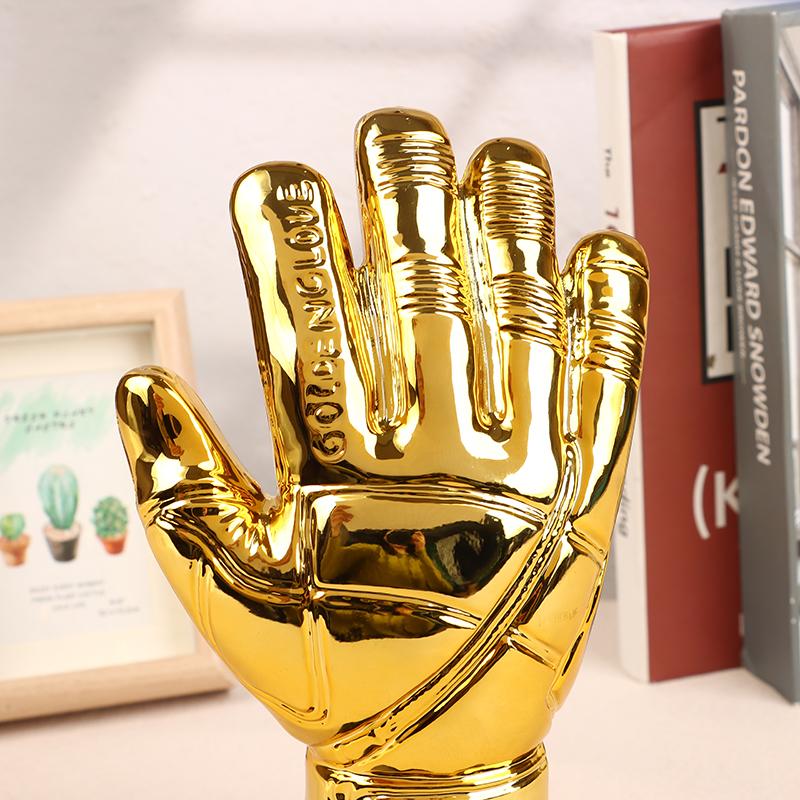Победитель футбольного трофея «Золотые перчатки» Золотые трофеи Соревнование вратарей по футболу Перчатки для взрослых Награда для школьников Кубок трофеев