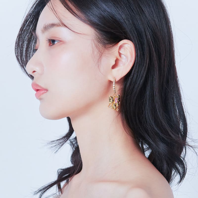 LOVUEE Crystal Spiked Bow Earrings