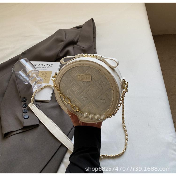 В этом году популярны новые китайские сумки-мессенджеры на цепочке в стиле лайт-люкс с вышивкой, женские повседневные сумки в национальном стиле с высококачественной текстурой.