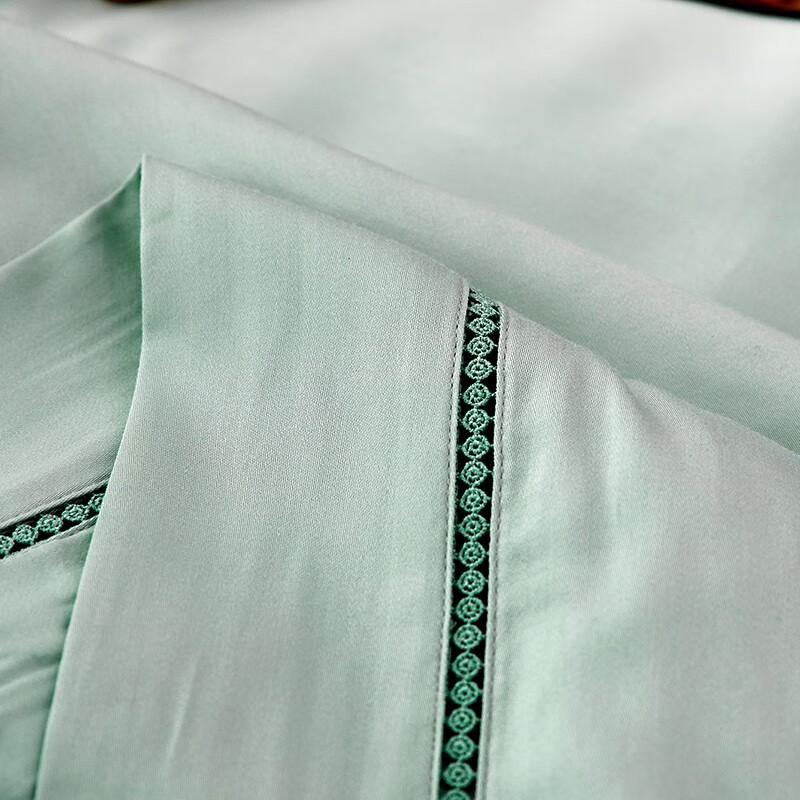 Bejirog BGM-BD209 Supreme Embroidered Silk Blend Quilt