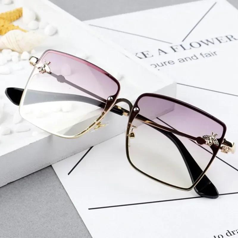 Fashion Gold Bee Square Sunglasses Women Retro Oversized Glasses Men Shades Metal Frame Ladies Sunglasses Zonnebril Dames