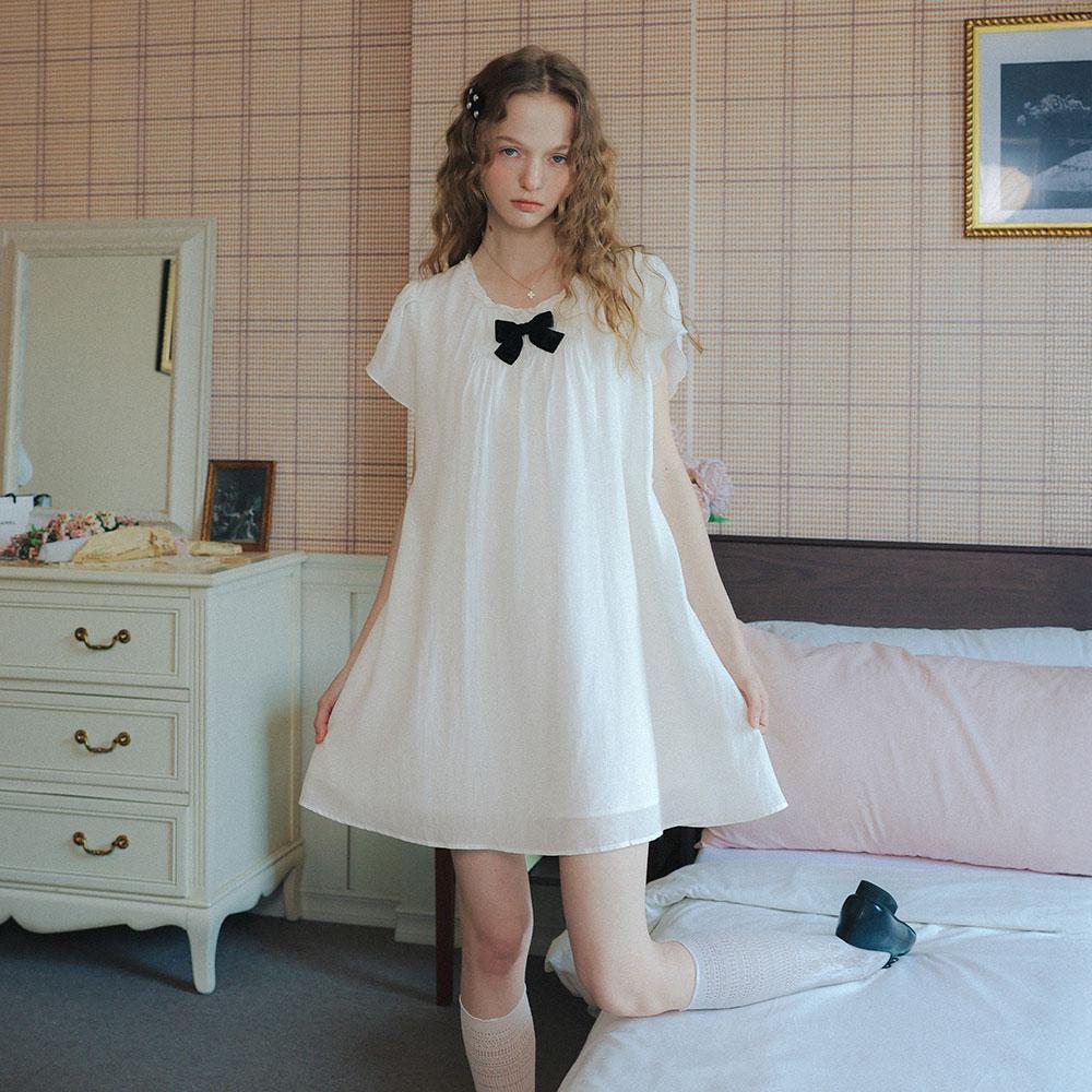 Ceme Adu Cest_Black Ribbon Flare Dress_White