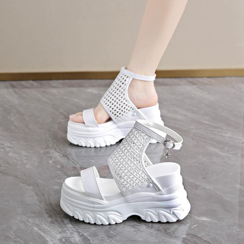 heightening fashion thick-soled woven summer small Roman sandals women 2025 new models not tired feet muffin sandals women