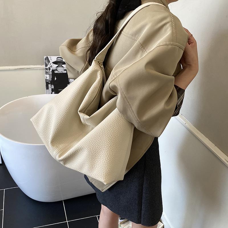 Вместительная ретро-сумка женская осенне-зимняя универсальная 2025 новая простая на плечо через плечо сумка-мессенджер повседневная дорожная сумка