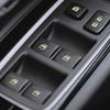 Универсальная светящаяся 3D наклейка на переключатель стеклоподъемника автомобиля
