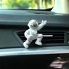 Вселенная Планета Форма Астронавт Автомобильный Освежитель Воздуха Автомобильный Кондиционер Розетка Духи Клип Духи Украшения для Автомобиля Украшения