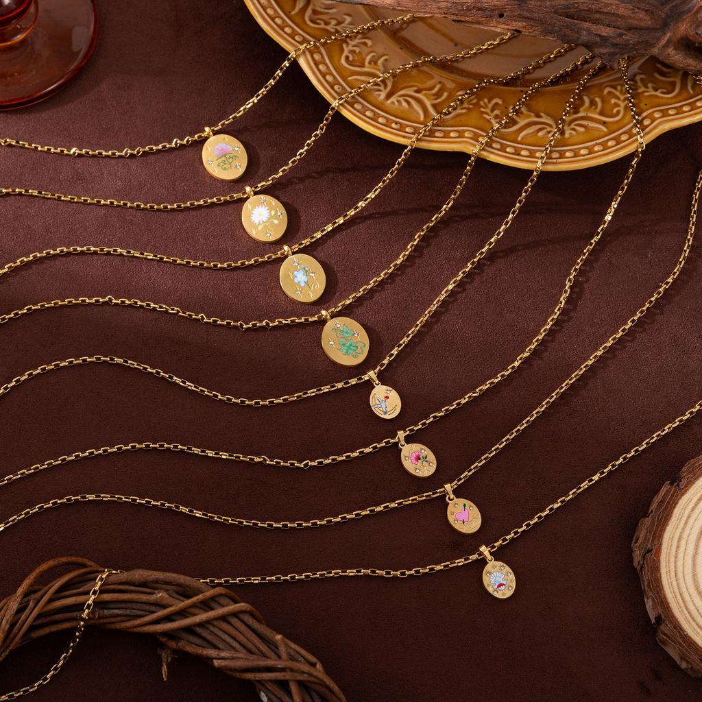 18K Gold Plated Stainless Steel Floral Pendant Necklace – Delicate Flower Design, Bohemian Jewelry for Women