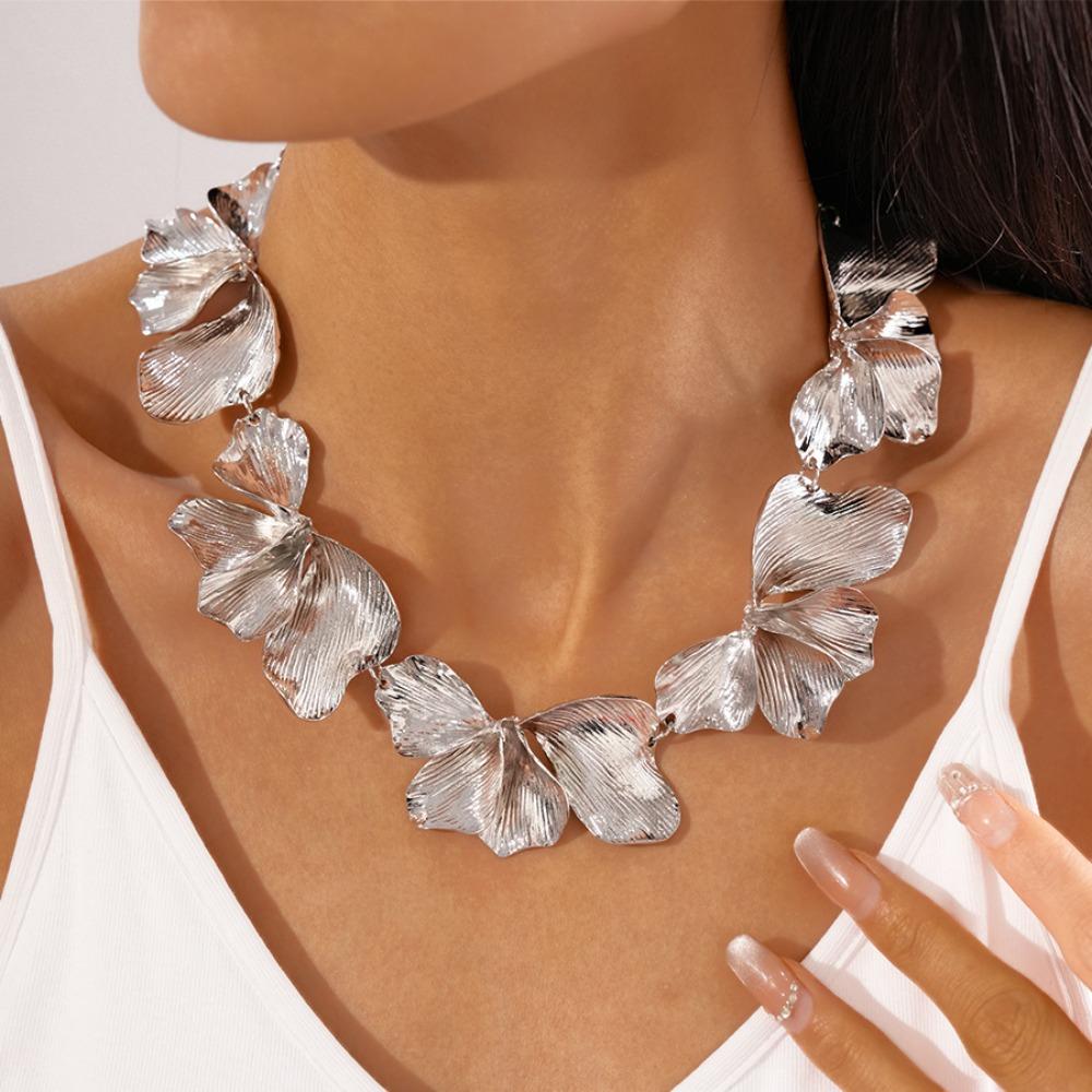 Золотистый цвет Цветок Чокер Ожерелье Панк Металлический Чокер Уникальное Неправильной Формы Лепестки Ожерелье для Женщин
