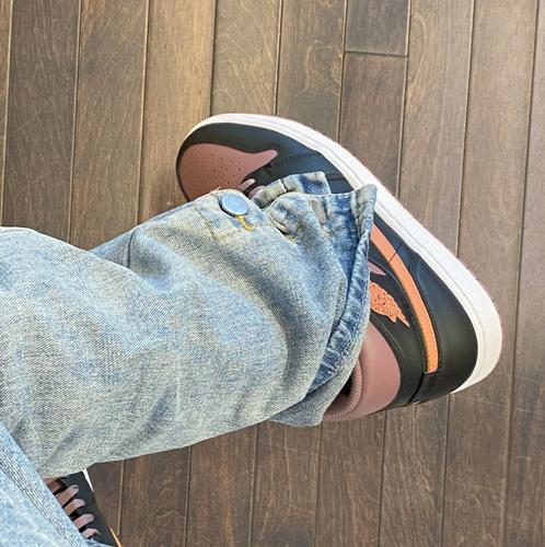 Air Jordan 1 Mid SE Черный Sky J Малиновый FB9911-008