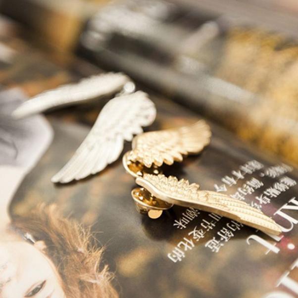Women Punk Wing Scarf Lapel Collar Brooch Pins Party Jewelry Decor Xmas Gift ADM