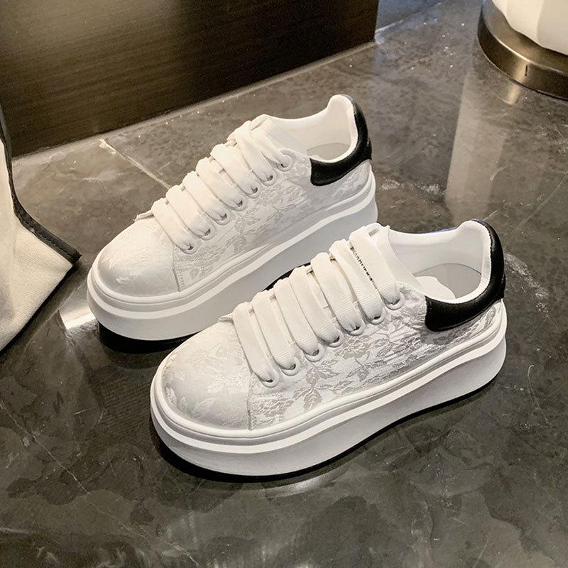 Женская обувь на платформе, увеличивающей рост, универсальная спортивная обувь Guochao, женская весна 2025, новый национальный стиль, суперхит, маленькие белые туфли