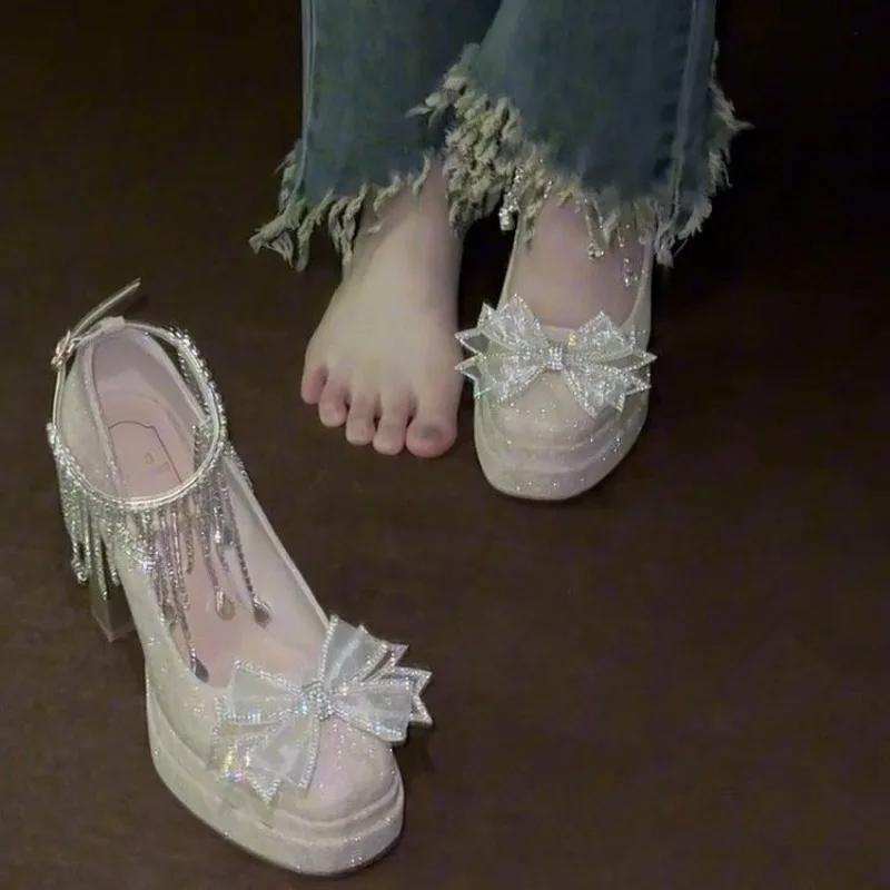 Серебристые Потрясающие Туфли Мэри Джейн на Блочном Каблуке