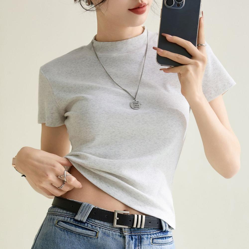 Прохладный темперамент, облегающая однотонная футболка с круглым вырезом на одно плечо и короткими рукавами для женщин, весна и лето 2024, новый высокоэластичный внутренний топ