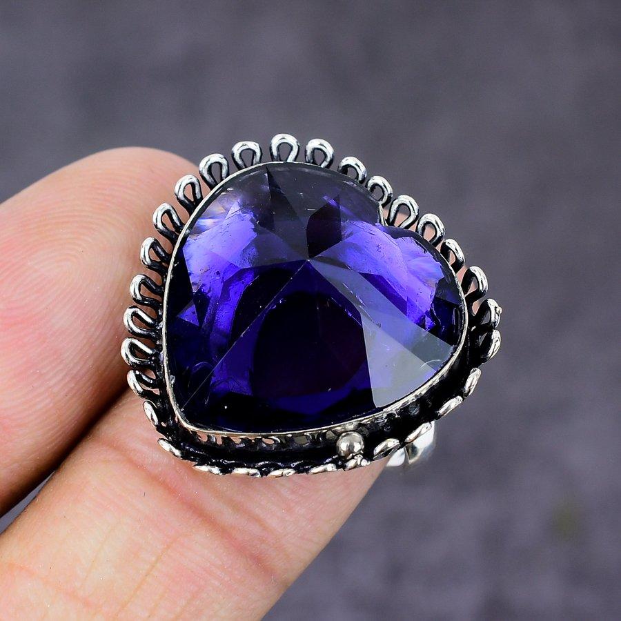 Кольцо из серебра 925 пробы с натуральным аметистом, размер 7, v8H26