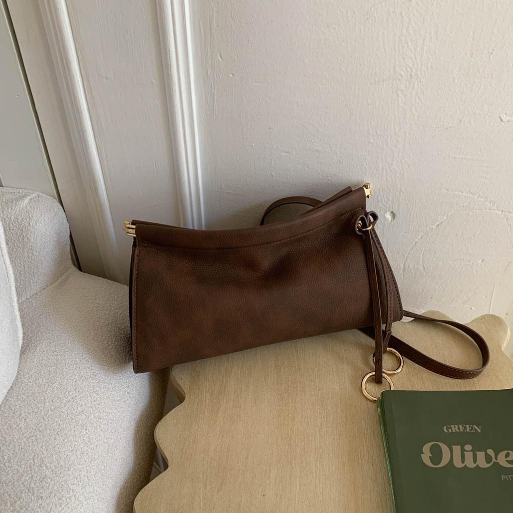 Нишевая ретро сумка подмышку высокого класса женская 2025 новая простая сумка-клипса универсальная на одно плечо кроссбоди сумка-подушка