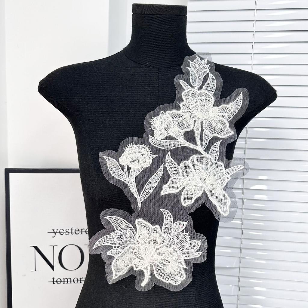 Europe And The United States Hot-Selling White Sequin Embroidery Lace Cloth Sticker Wedding Dress Sewing Women'S Evening Dress Flower Accessories