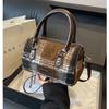 Stylish Large Capacity Plaid Shoulder Tote Bag For Women With Vintage Charm In Green