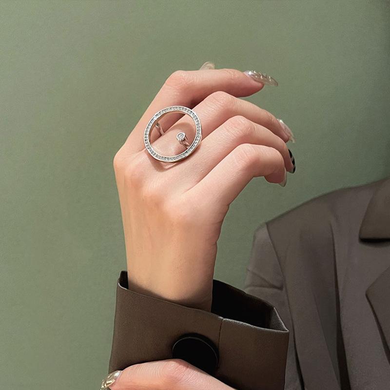 Геометрическое кольцо Трехмерное блестящее кольцо-круг Индивидуальность Темперамент Кольцо с цирконом Мода Холодный ветер Продвинутое