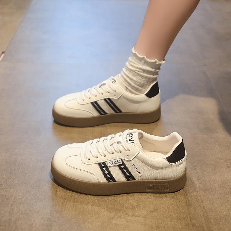 Autumn New Versatile Flat-bottomed Student Sports Board Shoes Women's Sports Breathable Fashion Little White Shoes Women
