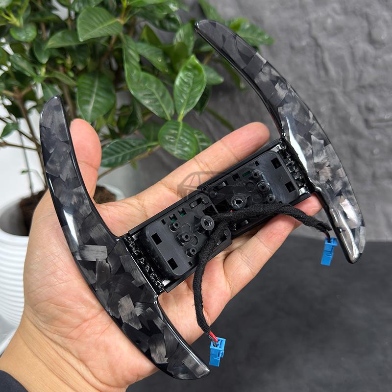 Suitable for BMW M5 F10 E90 E91 E92 M3 F30 F15 F16 F20 carbon fiber steering wheel, forged carbon fiber shift paddles