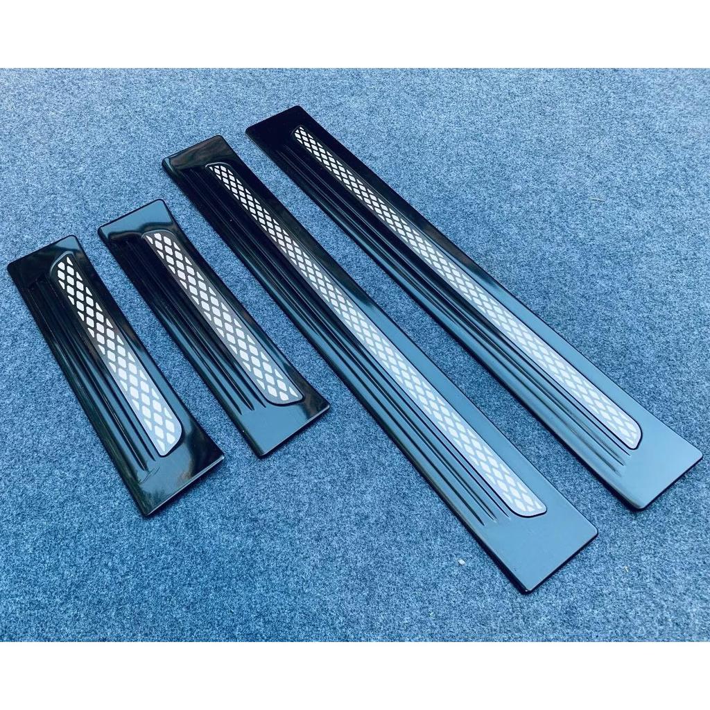 Декоративные накладки на пороги Mitsubishi Outlander 23-24