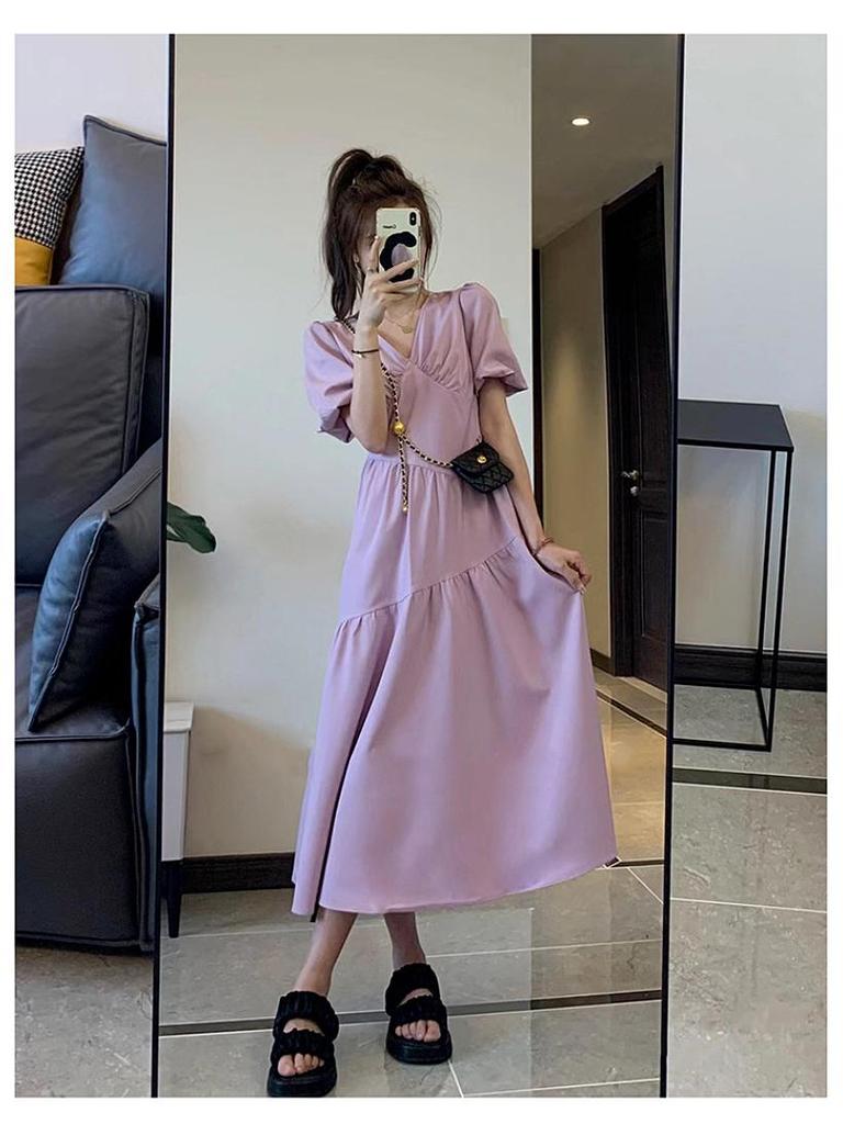 Женское высококлассное фиолетовое длинное платье с рукавами-буфами для ранней весны