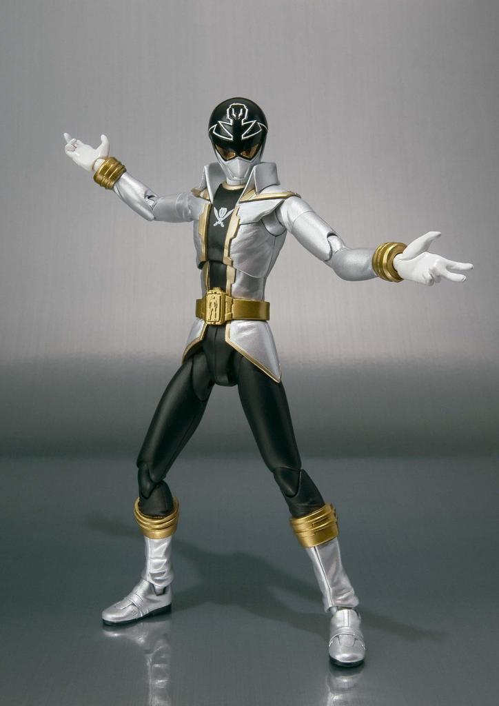 TAMASHII NATIONS Gokai Silver S.H.Figuarts