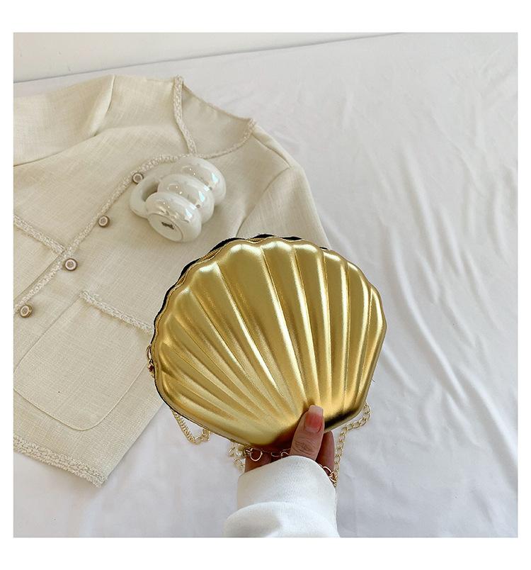Простая сумка-ракушка 2025 новая женская мода инс текстура тренд цепочка кроссбоди маленькая сумка лакированная кожа фестоны