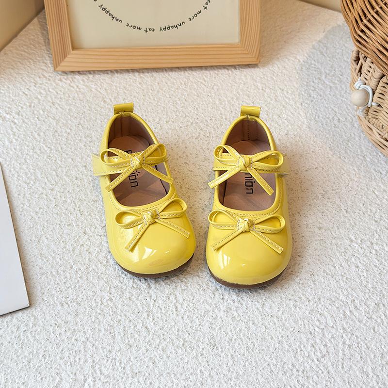 Girls small leather shoes 2025 spring and autumn Korean version of baby girl soft-soled butterfly shoes princess shoes shallow mouth Velcro single sho