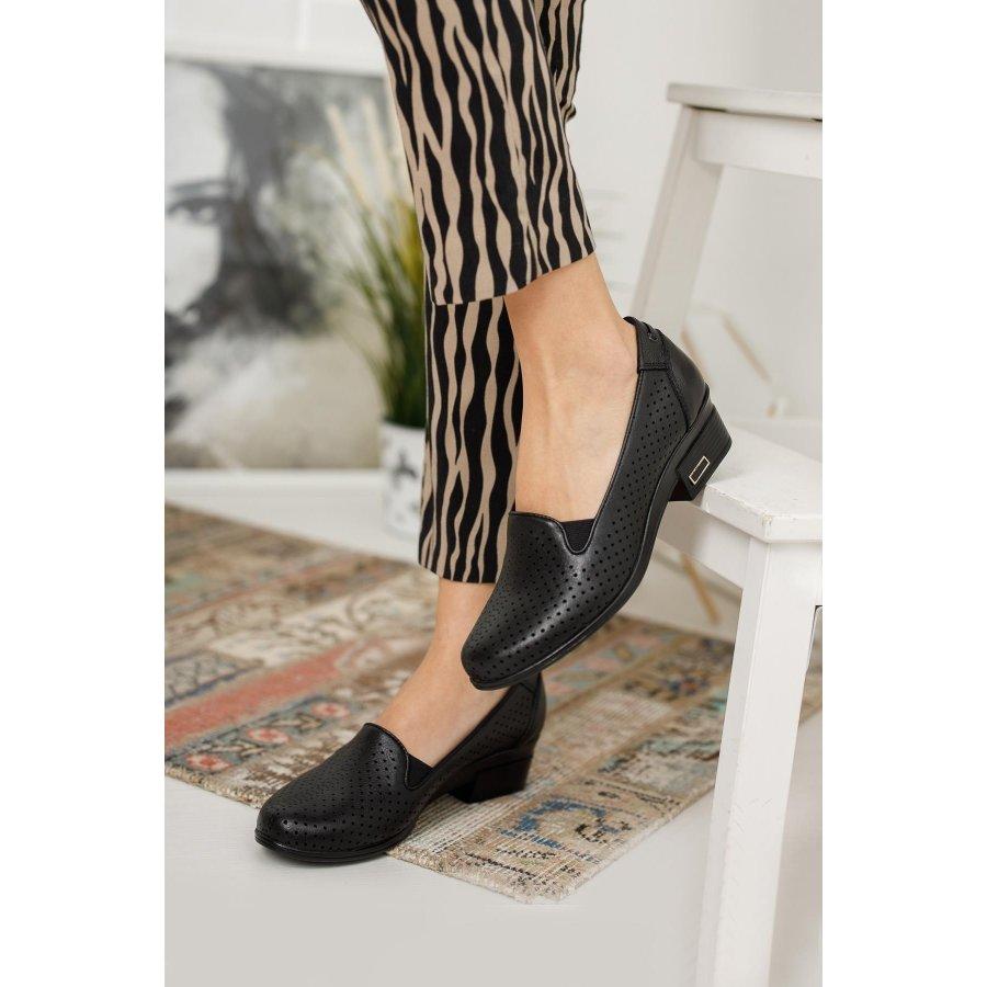 Женская удобная повседневная обувь из натуральной кожи на низком каблуке