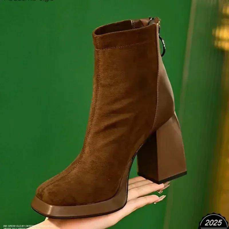 Короткие сапоги на платформе для женщин, новая мода, повседневная обувь с квадратным носком и толстым каблуком, женская обувь, универсальные сапоги с квадратным носком 2024 года