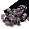 Набор из 25 рунических камней из аметиста Sedona Magic, рунические надписи, натуральные камни, принадлежности для гадания, мешочек, инструкция на японском языке в комплекте.