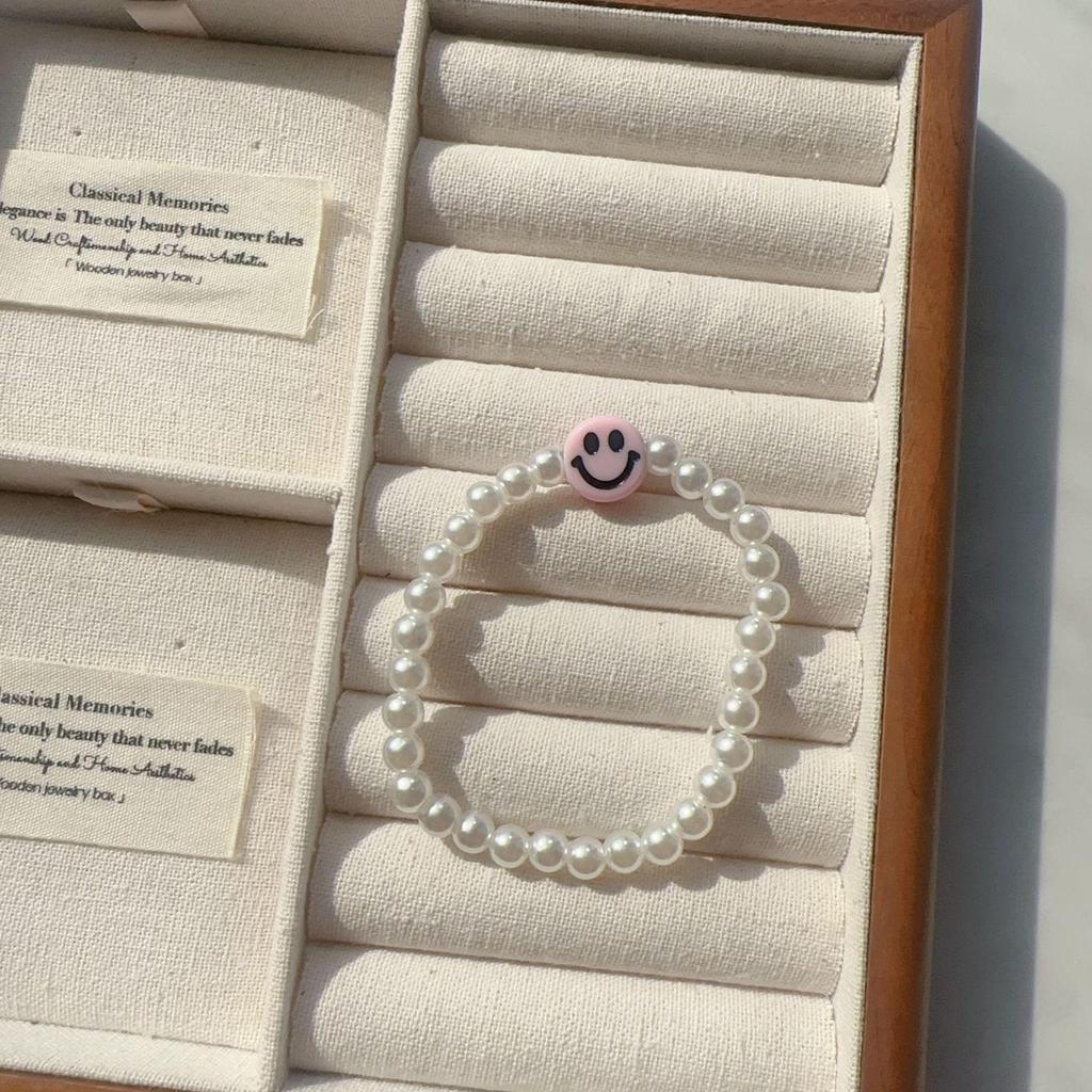 Korean-Style Acrylic Smile Face Pearl Bracelet for Women - Creative Handmade Elastic Beaded Jewelry
