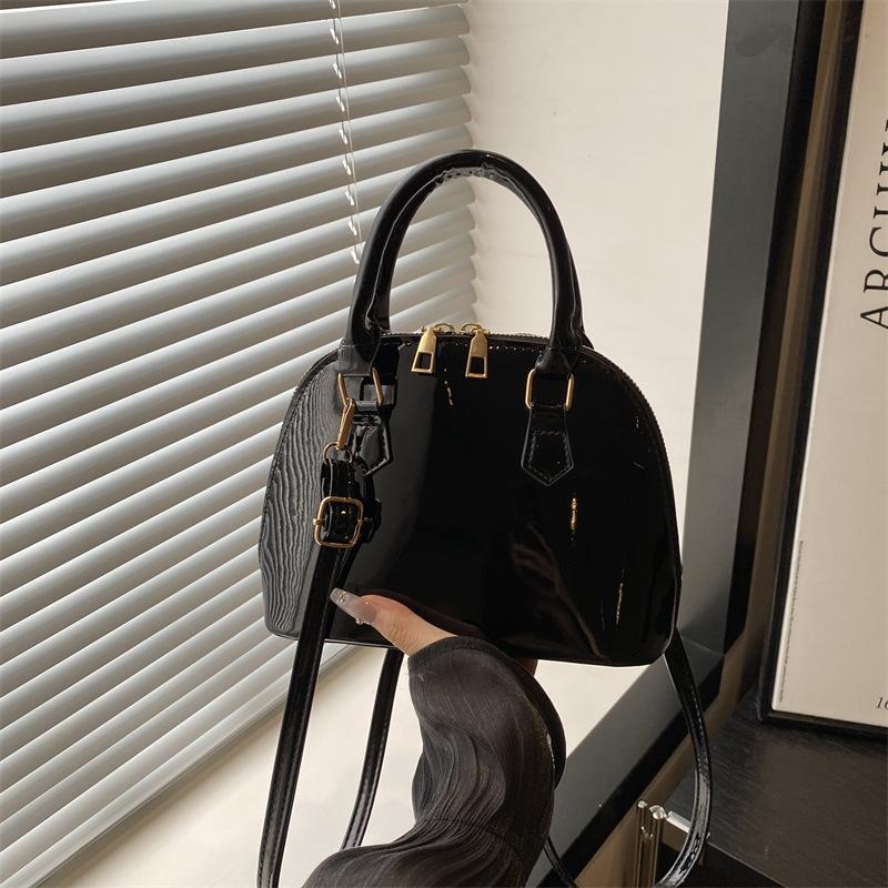 Портативная сумка-ракушка однотонная простая модная трендовая универсальная повседневная ретро на плечо сумка-мессенджер премиальная на ощупь сумка