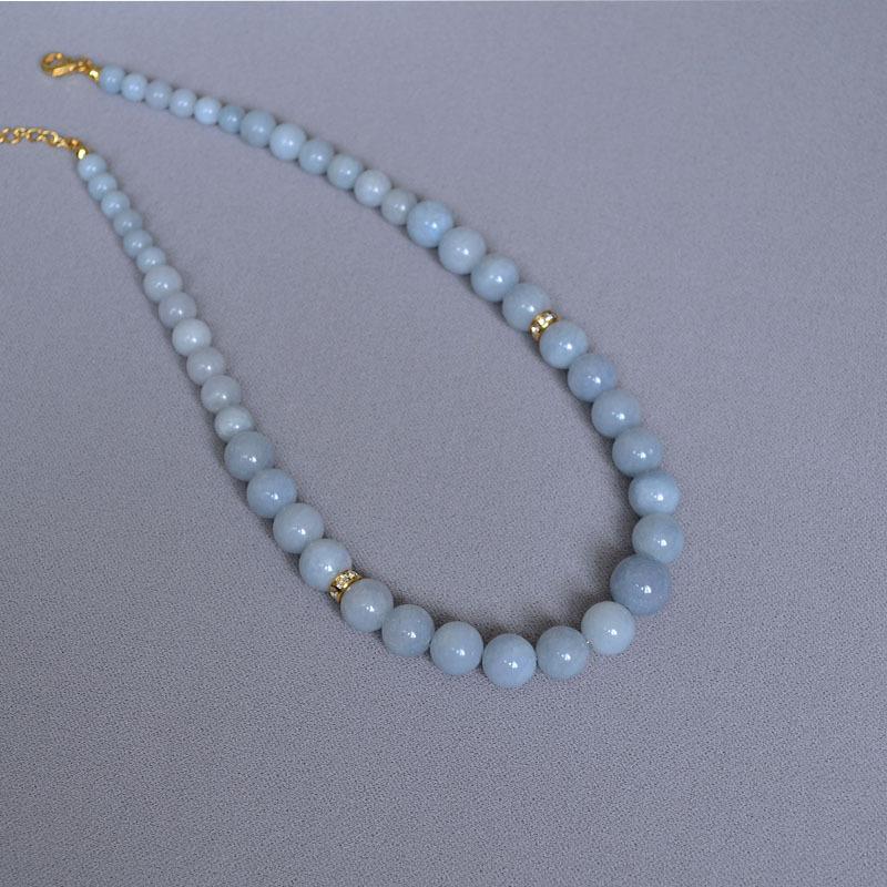 Niche Design Fashion Exaggerated Gradual Change In Size Light Blue Sea Blue Treasure Real Stone Beaded Temperament Personalized Necklace