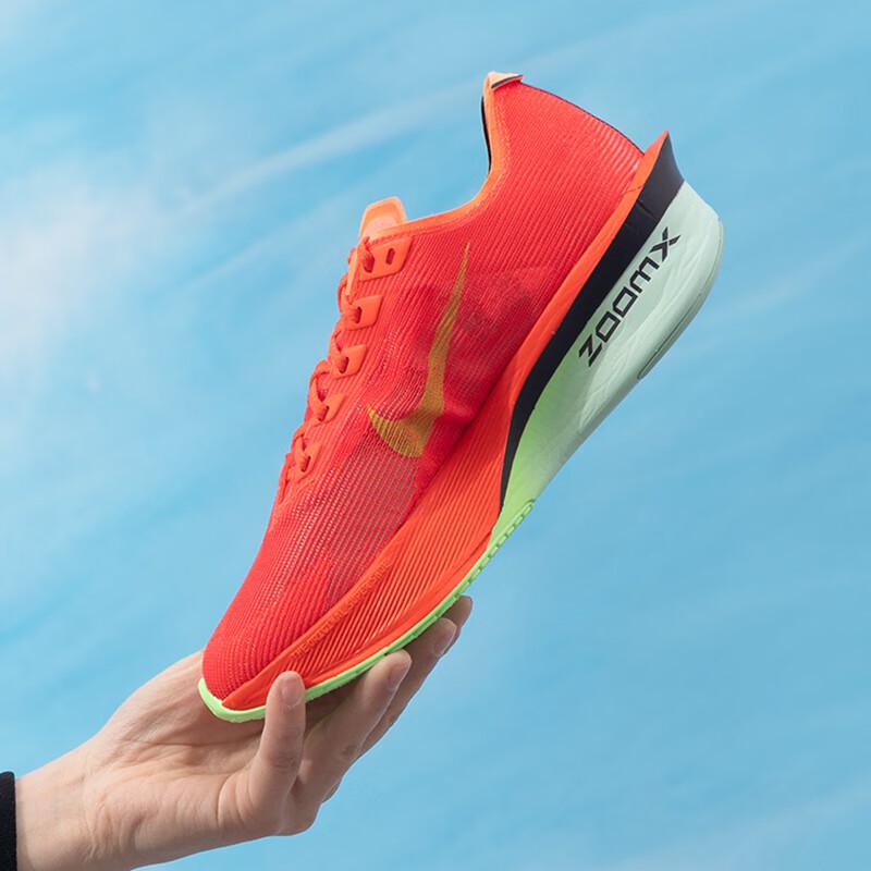 Nike Женские кроссовки для бега HF6412-600