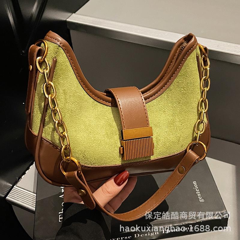 Suede bag women's large capacity 2025 new autumn and winter niche design messenger bag single shoulder underarm baguette bag