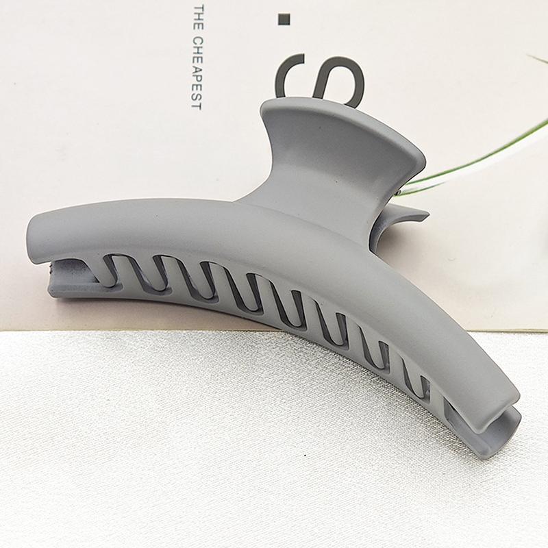 Curved Metal Shark Clip Woman Geometry Metal Hollow Hair Claw Solid Color Ponytail Hairpin Light Luxury Hair Accessories