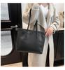 2024 Retro Large Capacity Women's Tote: Stylish Korean-Style, Trendy Autumn/Winter Single Shoulder Commuter Bag